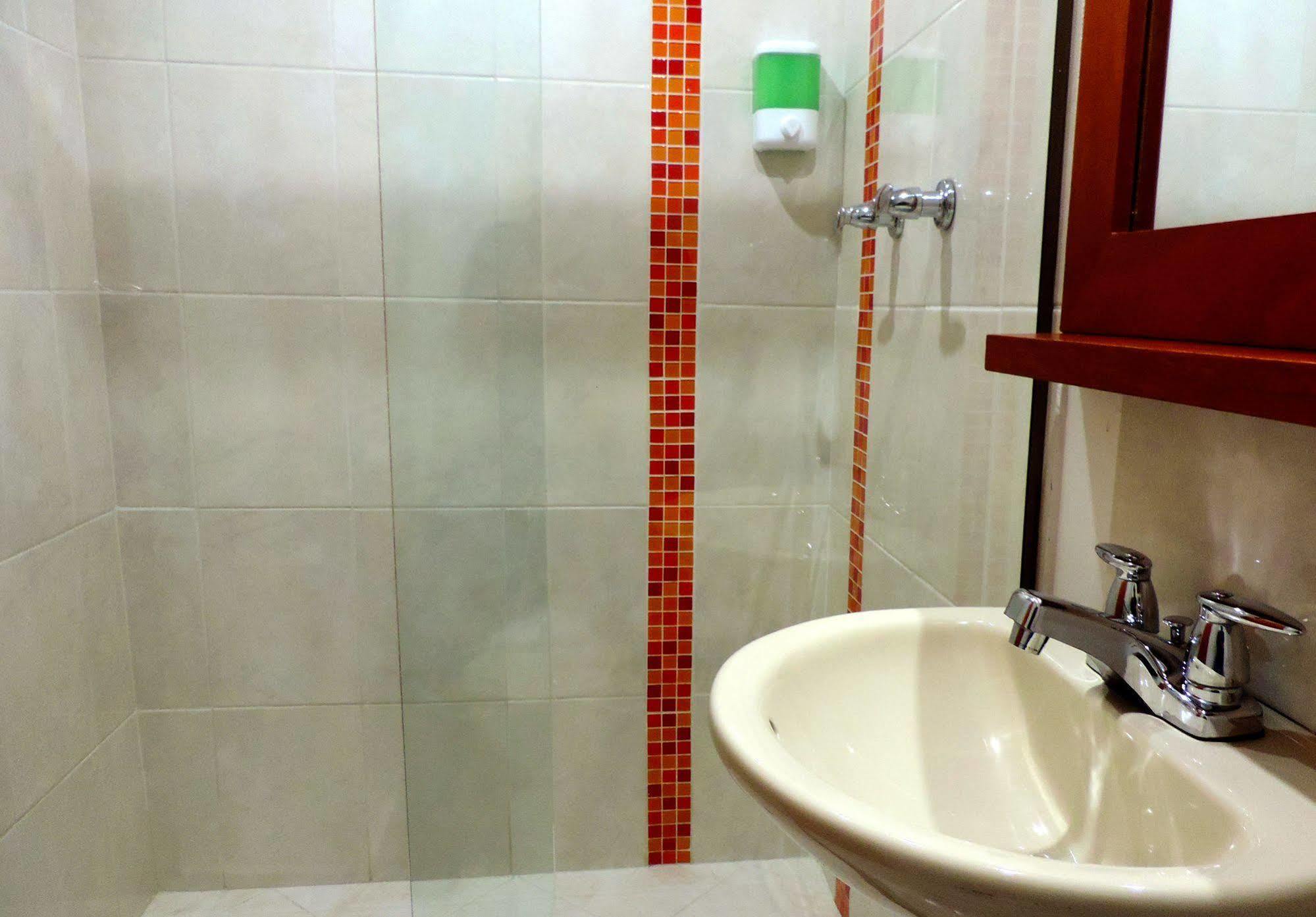 Casa Portico Hotel Меделин Екстериор снимка