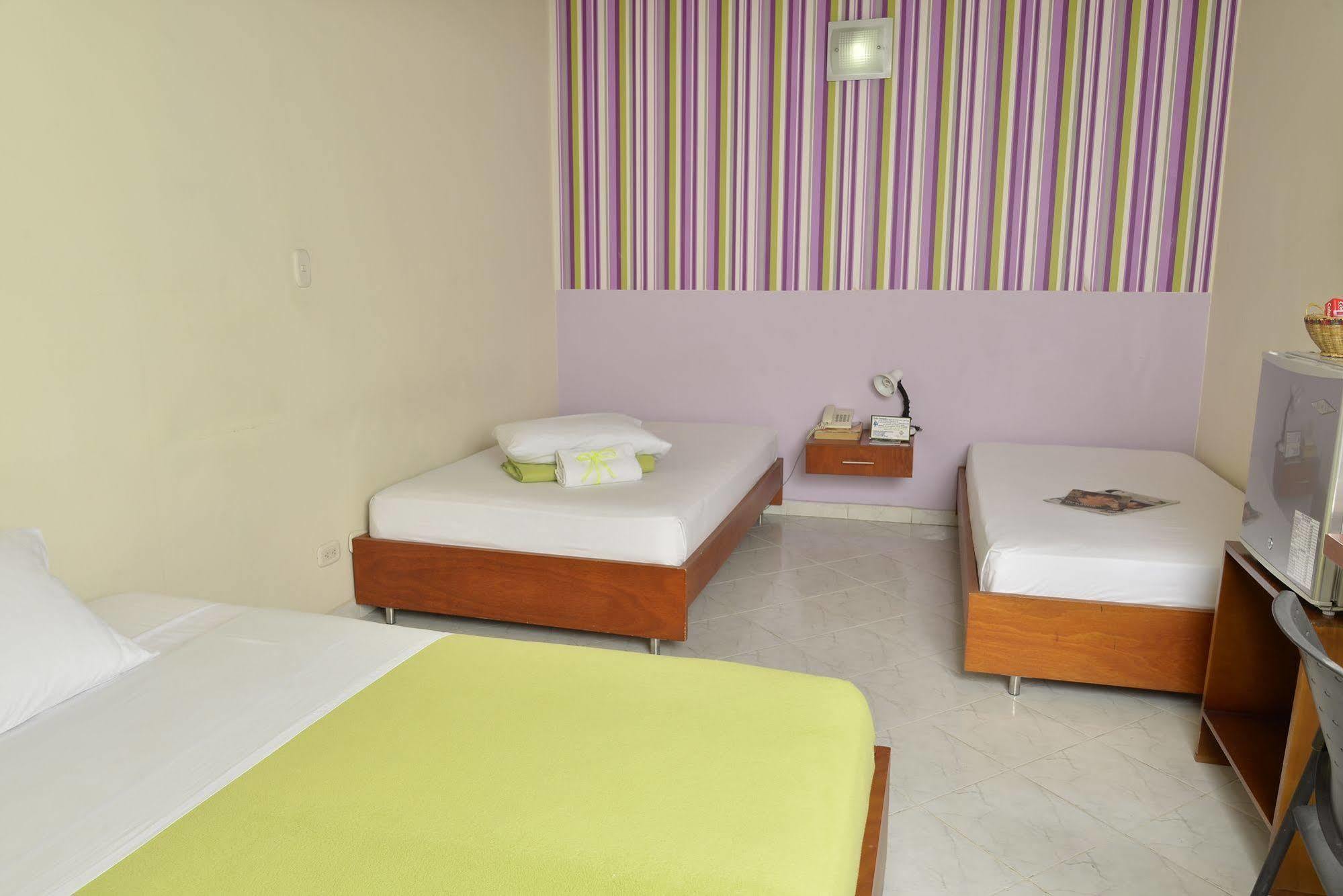 Casa Portico Hotel Меделин Екстериор снимка