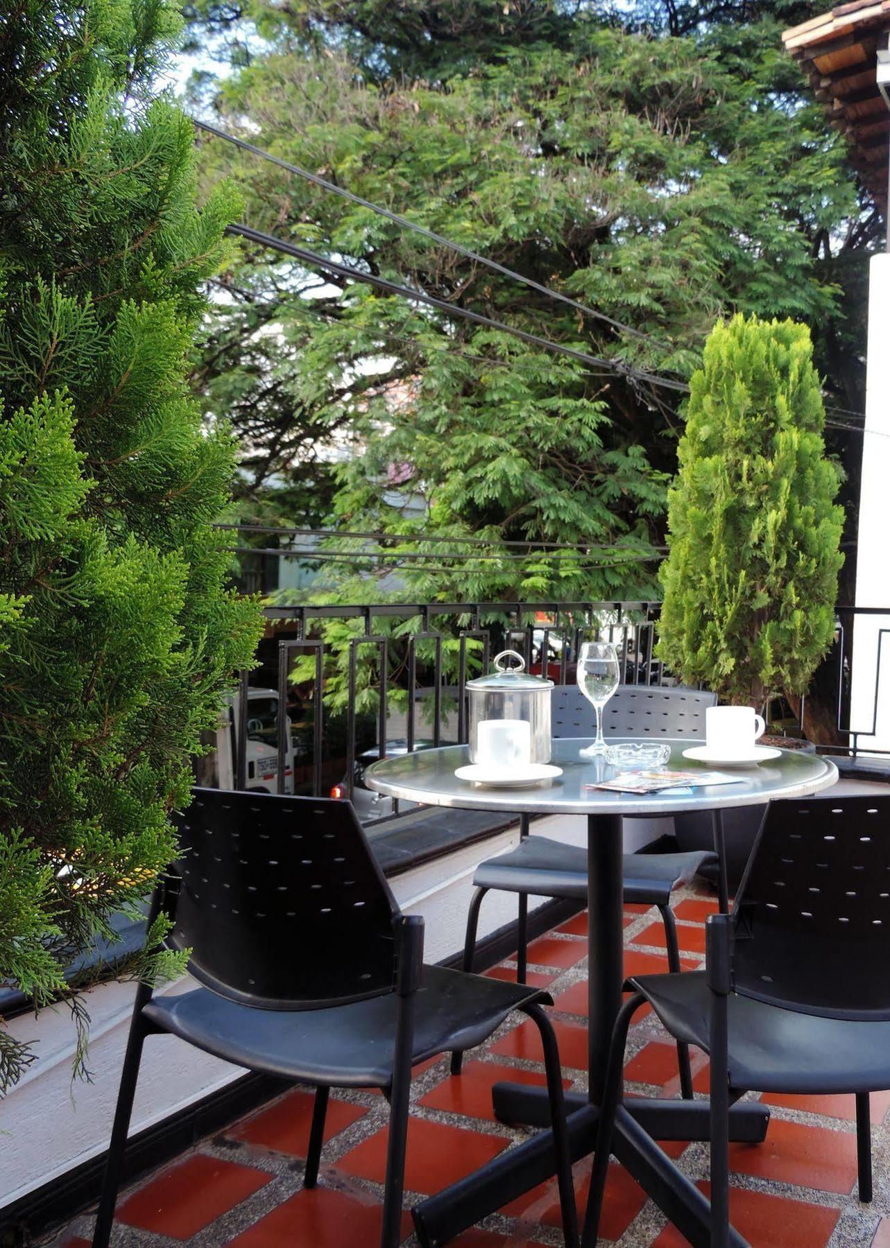 Casa Portico Hotel Меделин Екстериор снимка
