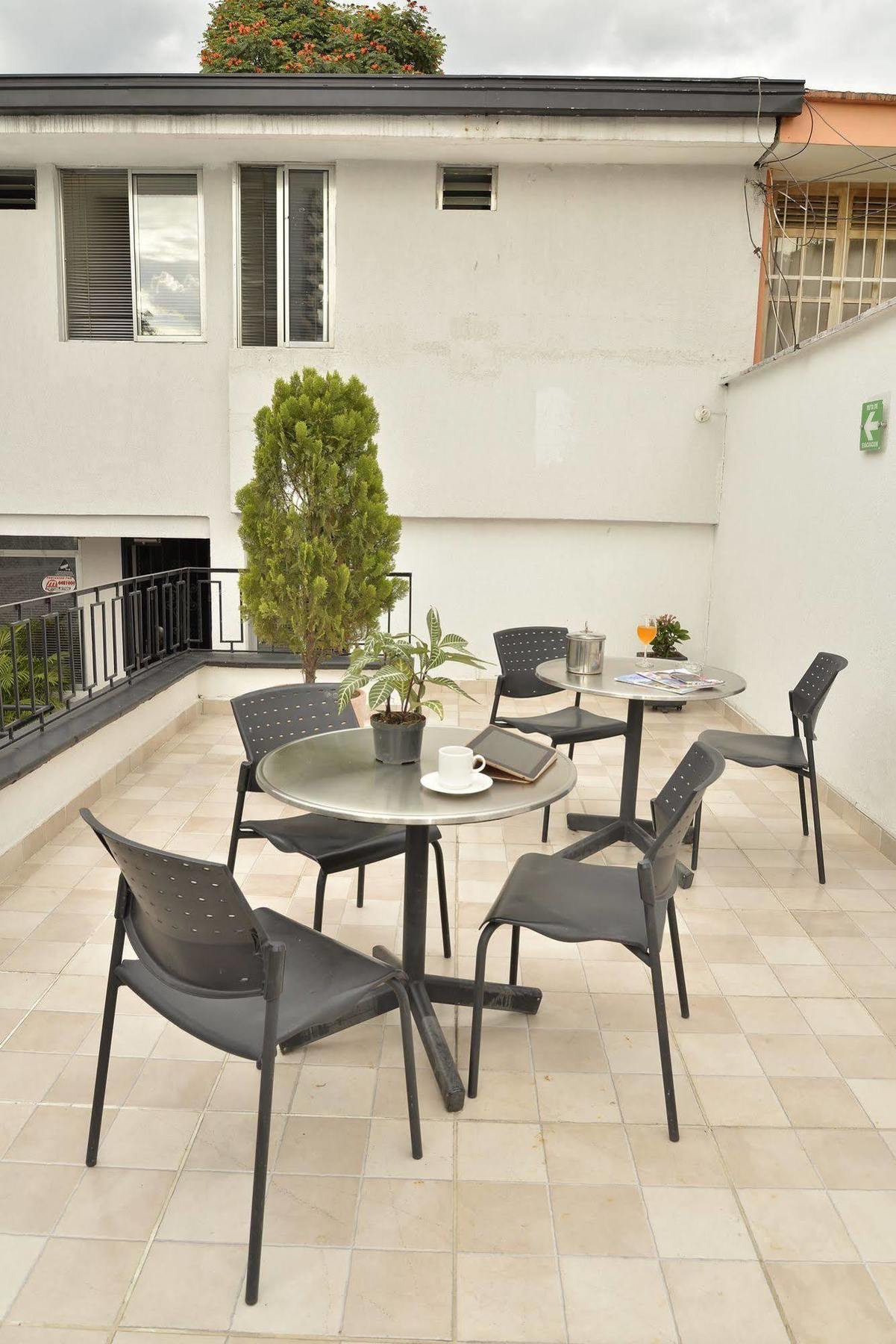 Casa Portico Hotel Меделин Екстериор снимка